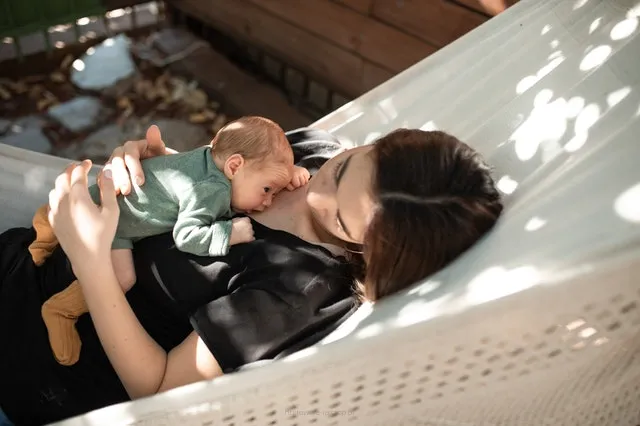 Jakie modele stanika dla kobiety karmiącej? Wybieramy bieliznę dla mam